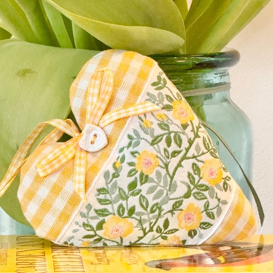 YELLOW BRIAR ROSE HEART DECORATION - with lavender