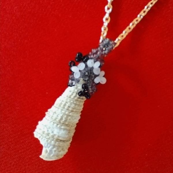 NATURAL SHELL NECKLACE with BEADs