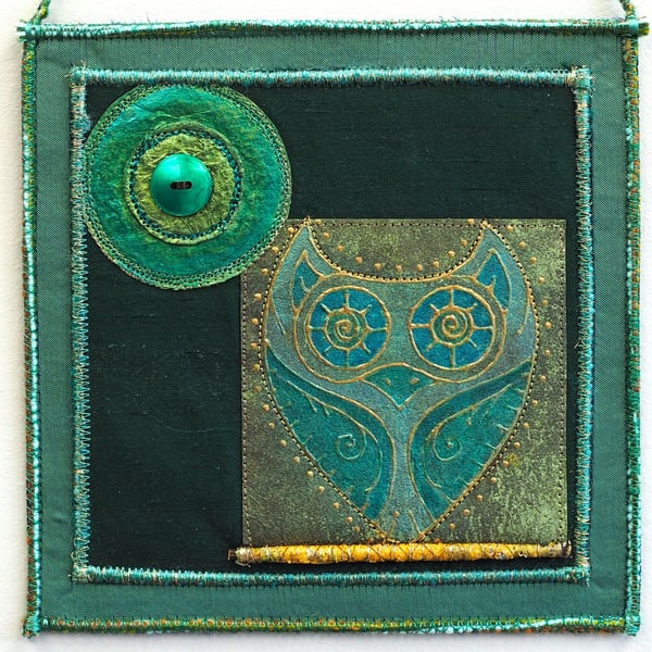 OHP408  - Owl Moon Wall Hanging - 17cm square