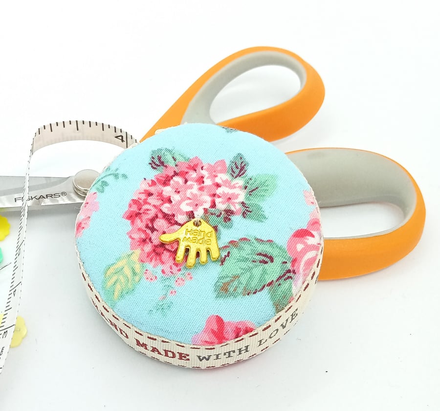 Flowers retractable tape measure 106E