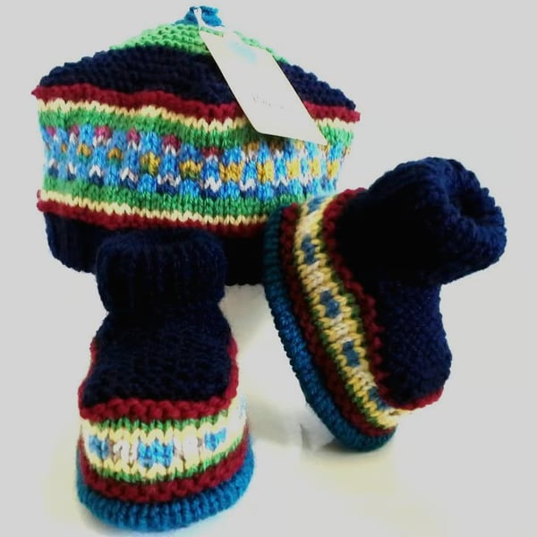 Designer Hand Knitted Fairisle Baby Hat & Booties Set  0-6 months size