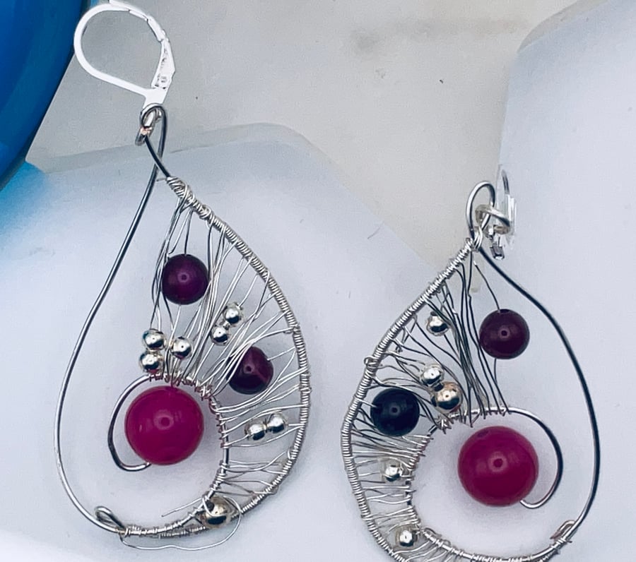 Fashion fuchsia and silver almond earrings