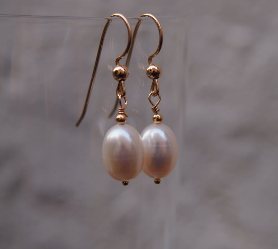 Classic freshwater pearl and gold earrings