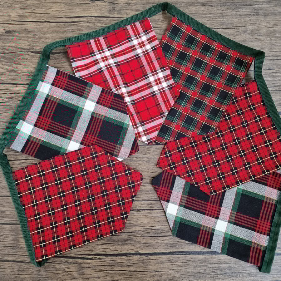 Tartan Christmas Fireplace Bunting