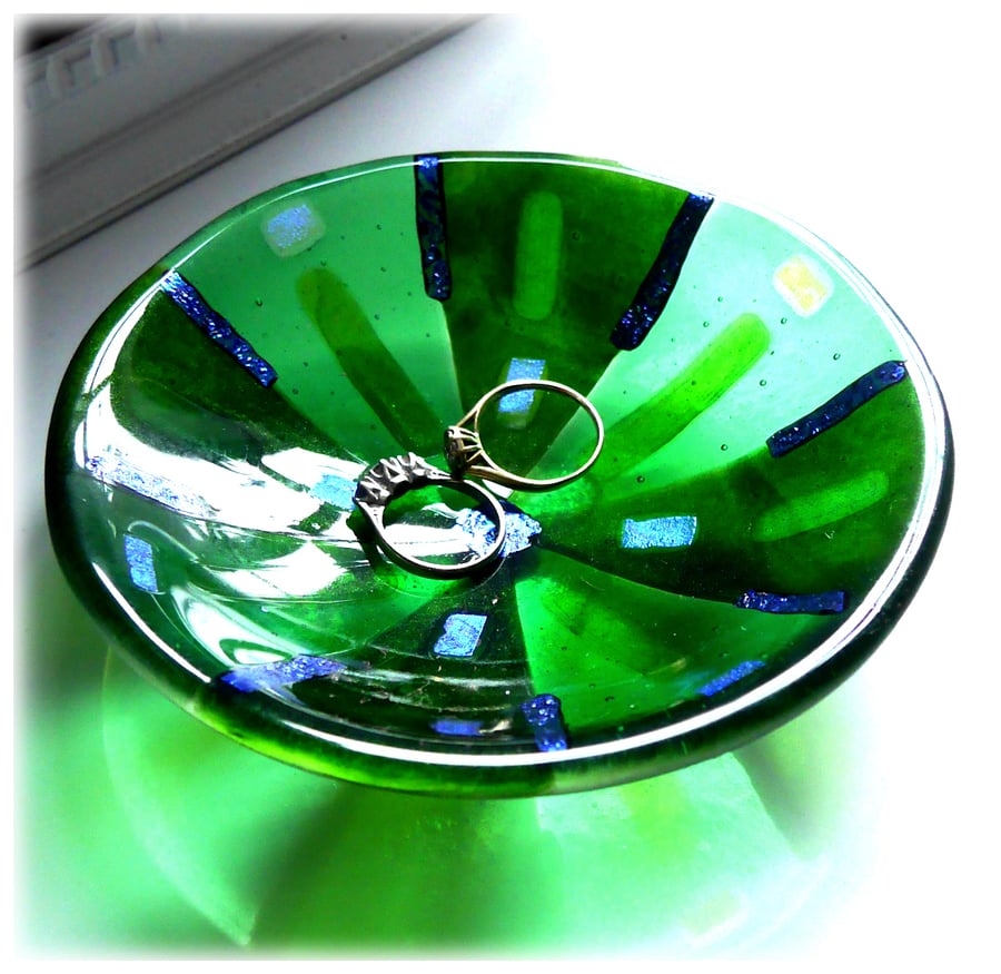 Fused Glass Bowl Round 12cm Green Dichroic 046