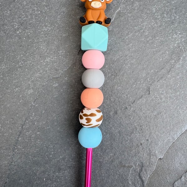 Cow silicone  beaded crochet hook 4.5mm 