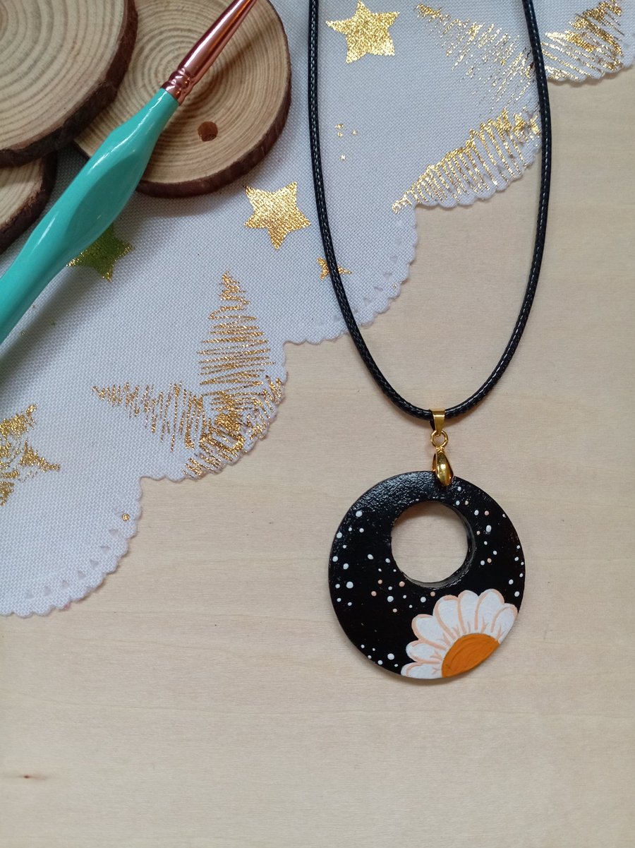 Hand painted Wooden daisy necklace 
