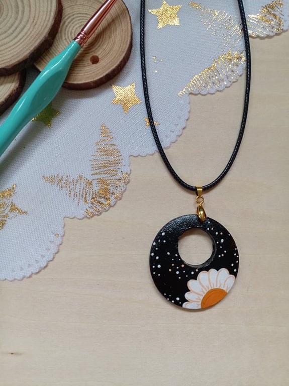 Hand painted Wooden daisy necklace 