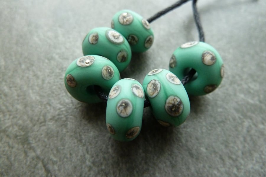 green and ivory spot, lampwork glass beads
