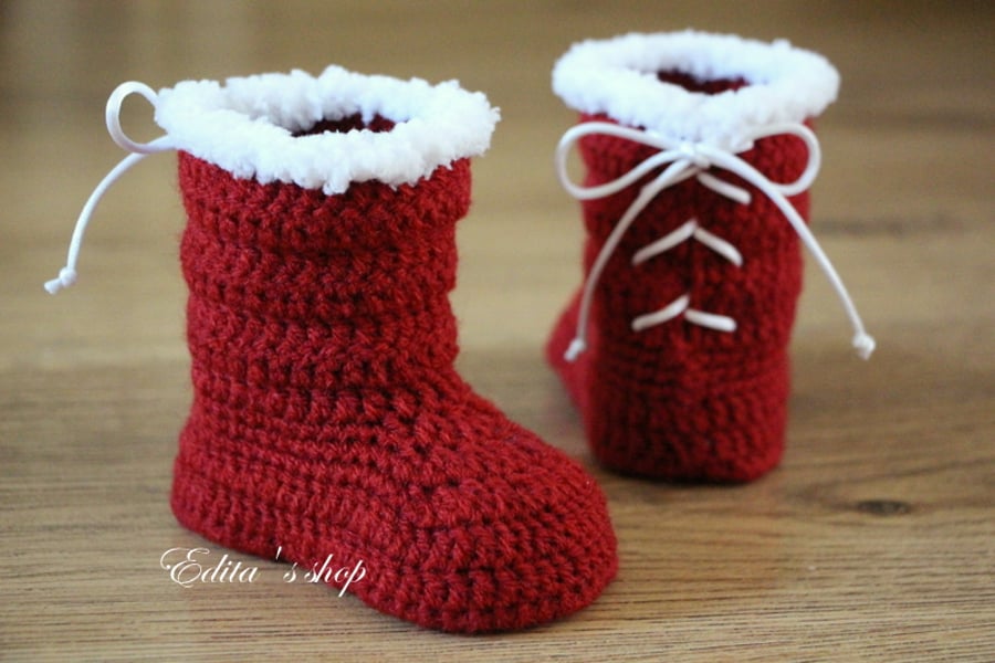 Crochet baby booties, baby shoes, boots, light tan, white, ribbon, Christmas 