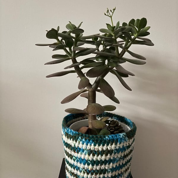 Crochet Blues And Greens Plant Pot Cover (J95)