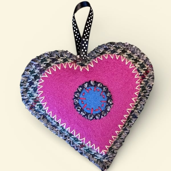 Hand stitched Lavender heart (FH6)