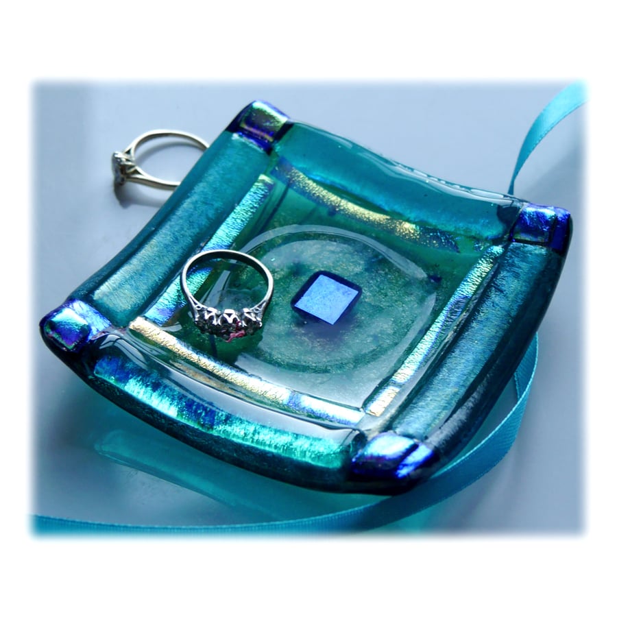 Fused Glass Trinket Dish 8.5cm Turquoise Bordered Dichroic 031
