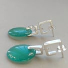 Sterling Silver Green Agate Earrings: Modern Dangle Jewelry