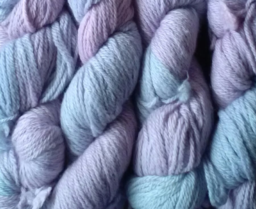 100g Hand-dyed 100% ORGANIC MERINO WOOL ARAN lilac blue