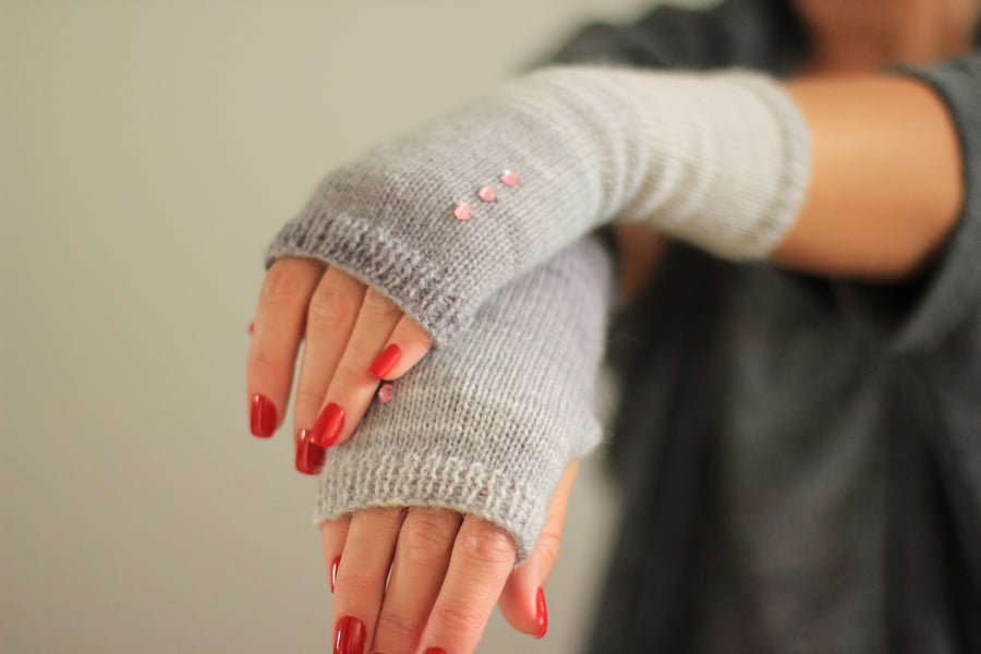 Hand warmers, Fingerless gloves