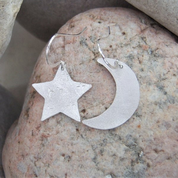 Moon & star earrings in sterling silver
