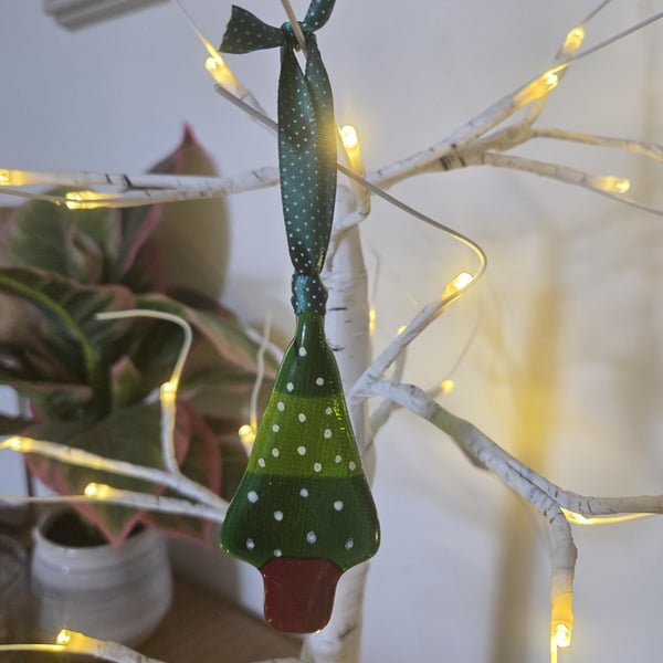 Snowy Christmas tree fused glass hanging ornament, festive window decoration