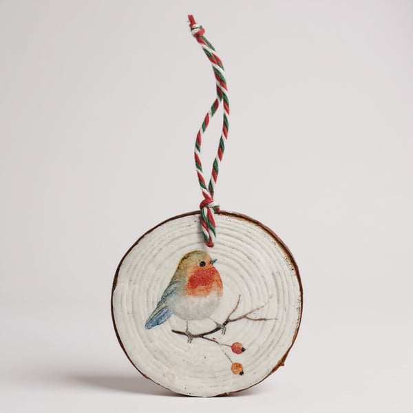 Rustic Robin and Berries Round Wooden Christmas Decoration Tree Ornament