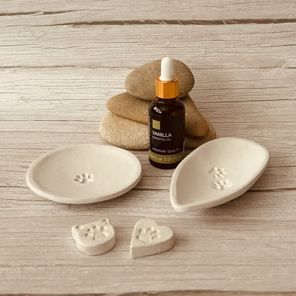 Clay Diffuser Pebbles with Dish – Aroma Stones: Echoes of Essence