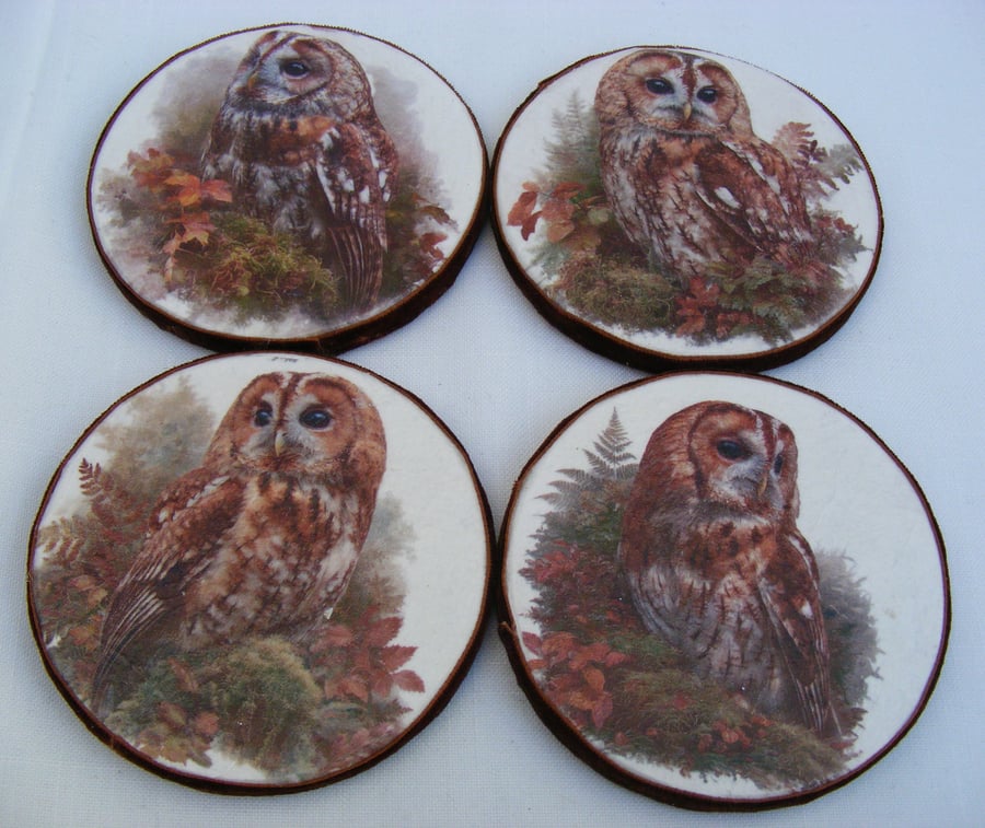 Set of 4 decoupaged round wooden owl coasters