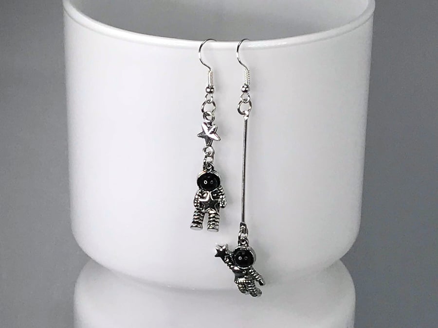 SPACEMAN STAR EARRINGS starfall mismatched cute cool silver plate