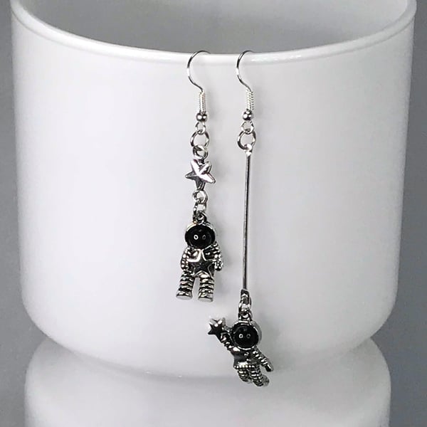 SPACEMAN STAR EARRINGS starfall mismatched cute cool silver plate