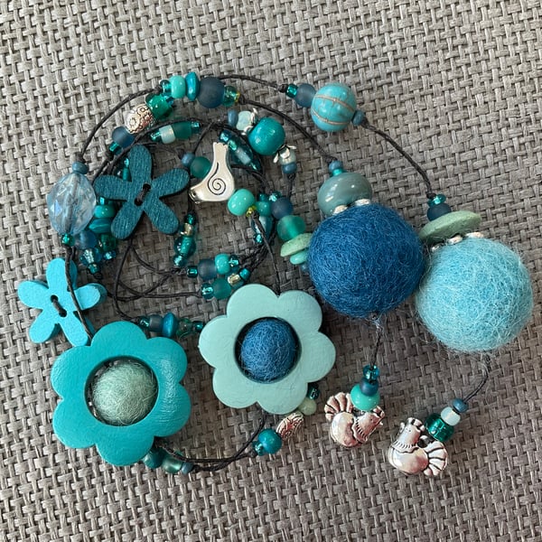 “Hens - Aqua” lariat necklace