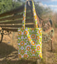 Retro floral beach tote with waterproof lining - Image 5