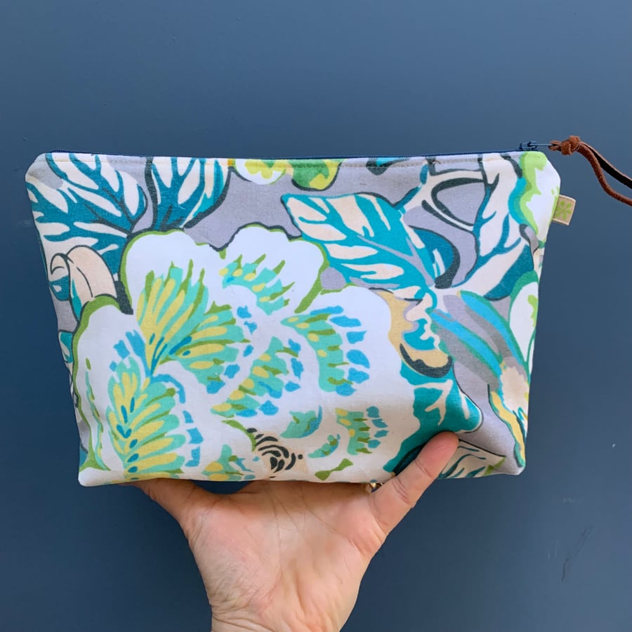 Bright Floral Velvet Zip pouch
