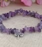 Amethyst chip stretch gemstone bracelet with dragonfly charm - Image 6
