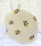 Small tea cosy, bees design, to fit a one cup teapot - Image 3