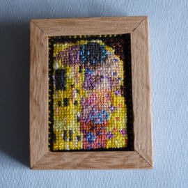 Miniature cross-stitch of Gustav Klimt's 'The Kiss'