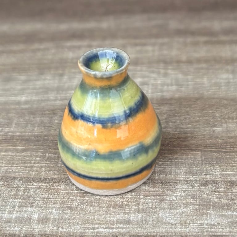 Teeny tiny vase