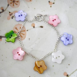 Pretty Flower Button Bracelet - UK Free Post