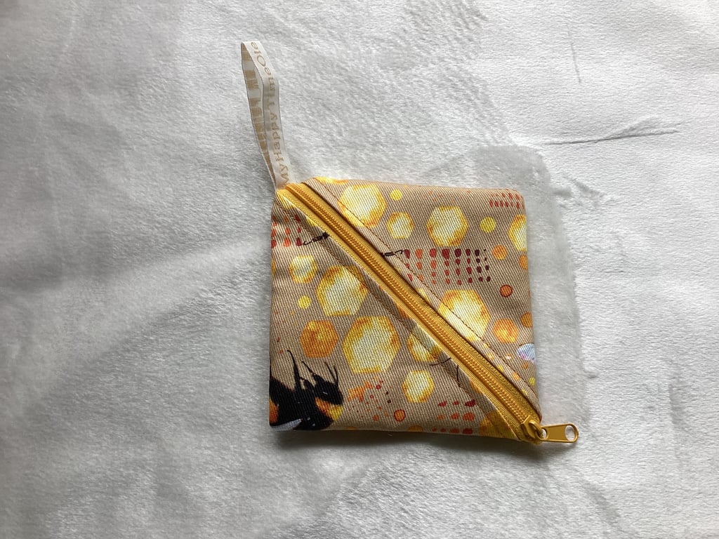 Bee pouch, small pouch, zip pouch.