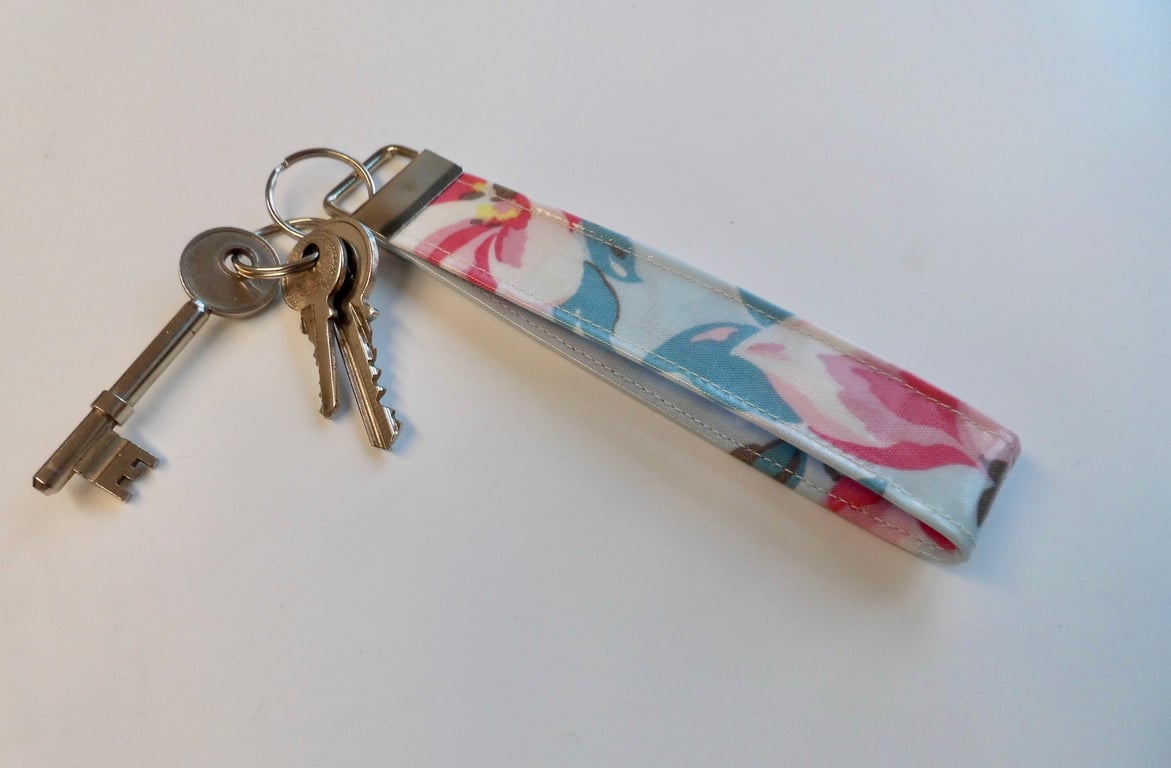 Key ring keyring wrist strap fob Kidston oilcloth fabric slight second 