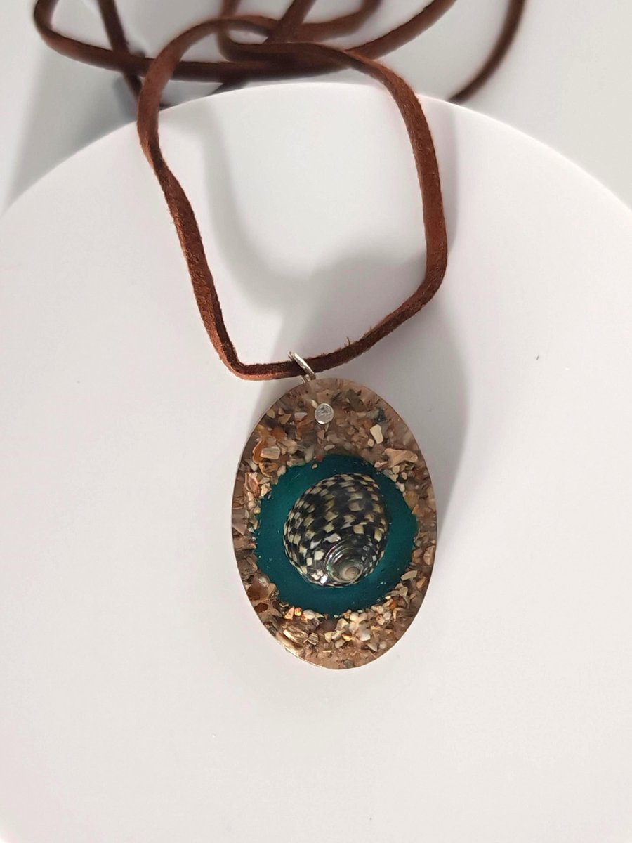 Handmade Resin Seashell Pendant Necklace: Coastal Ocean Jewelry