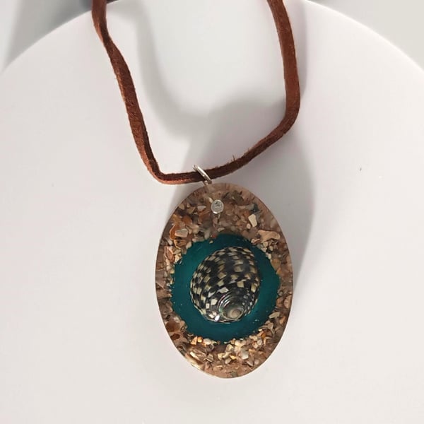 Handmade Resin Seashell Pendant Necklace: Coastal Ocean Jewelry