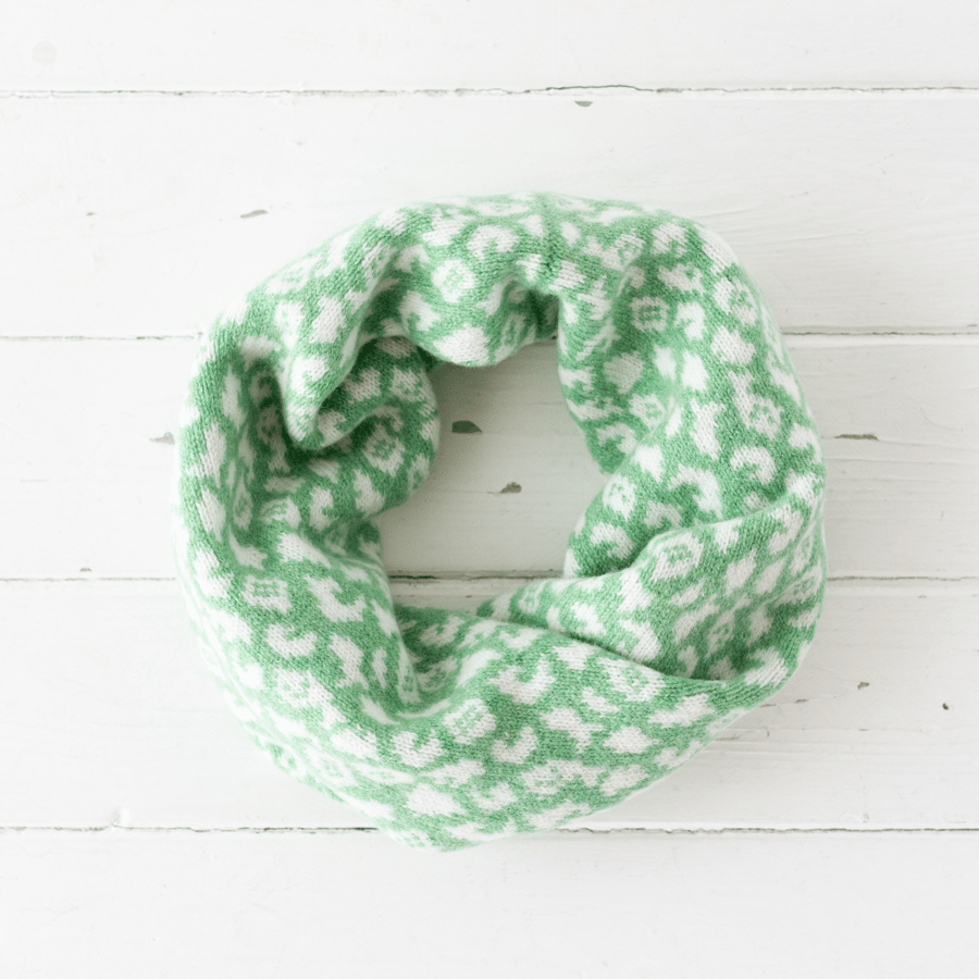 Summer Seconds Leopard snood cowl - springtime and white