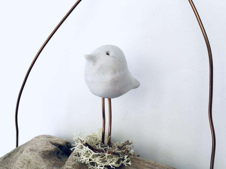 Wire art, bird on a driftwood wire, wire sculpture