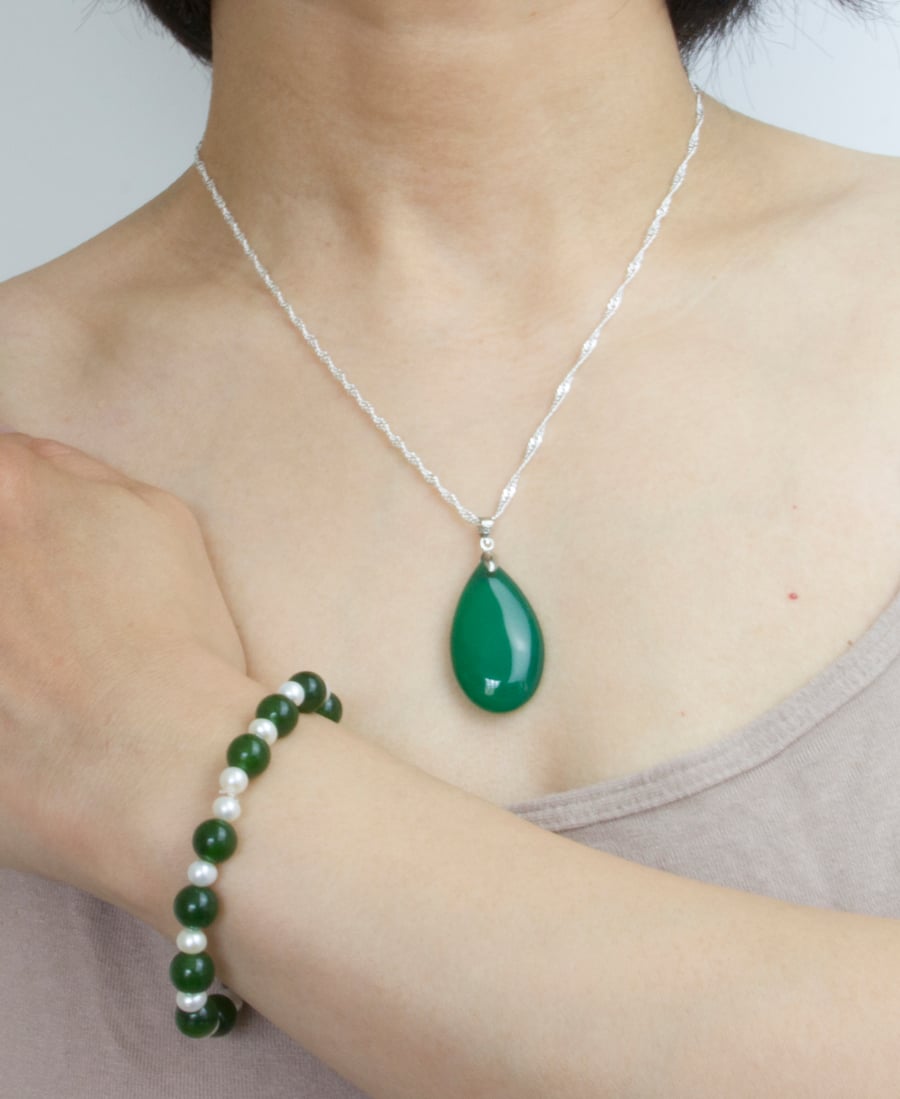 Green Jade Sterling Silver Pendant Necklace Silver Chain.