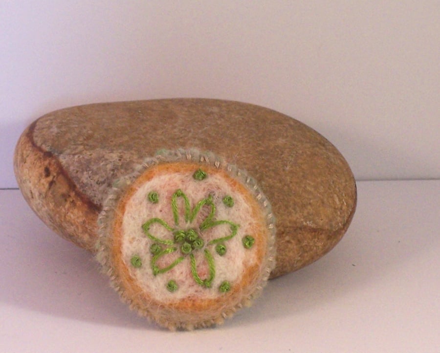 Needle felted brooch with hand embroidery - Lorien