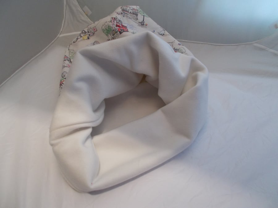 Lovely soft snuggle bag for cat or small dog 