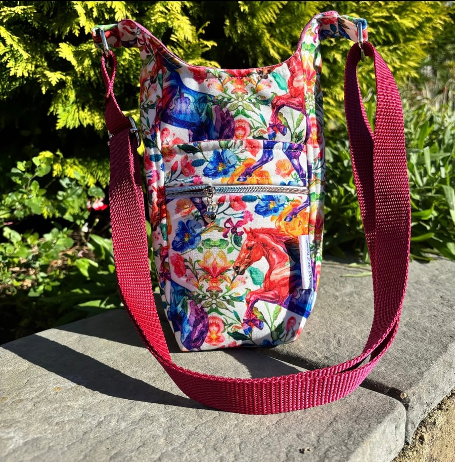 H20 Water Bottle Bag Horses