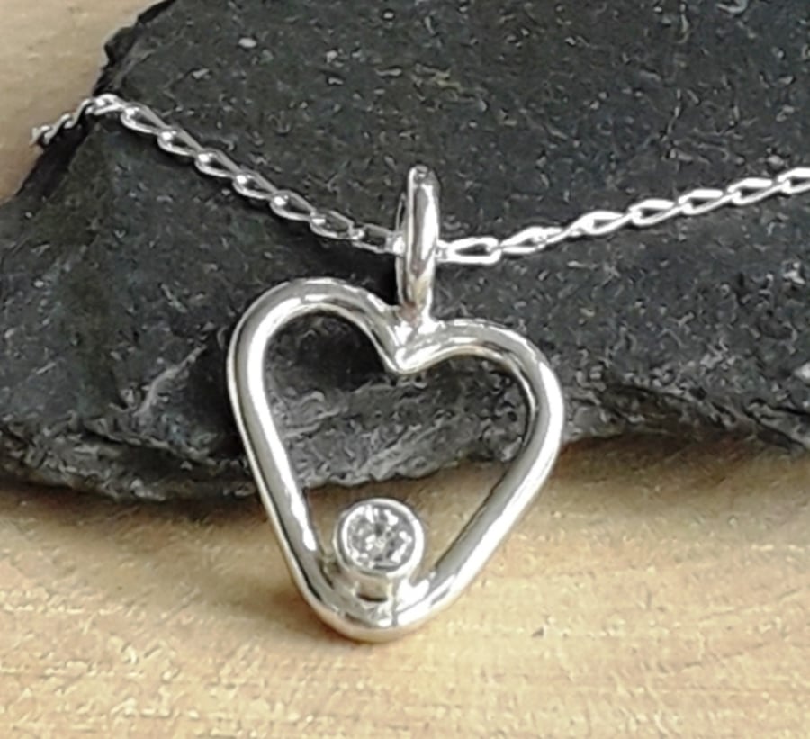 Silver heart pendant with cubic zirconia