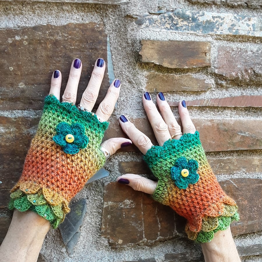 Wrist warmers. Fingerless gloves. Crochet mittens. Free UK first class postage.