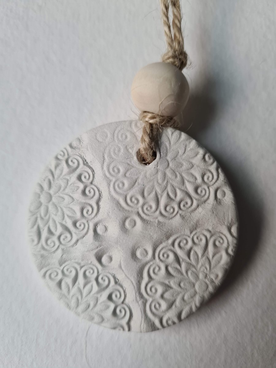 Embossed circle clay hanging decoration oil diffuser FREE DELIVERY