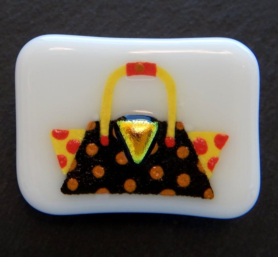 HANDMADE FUSED DICHROIC GLASS 'RED & YELLOW HANDBAG' BROOCH.