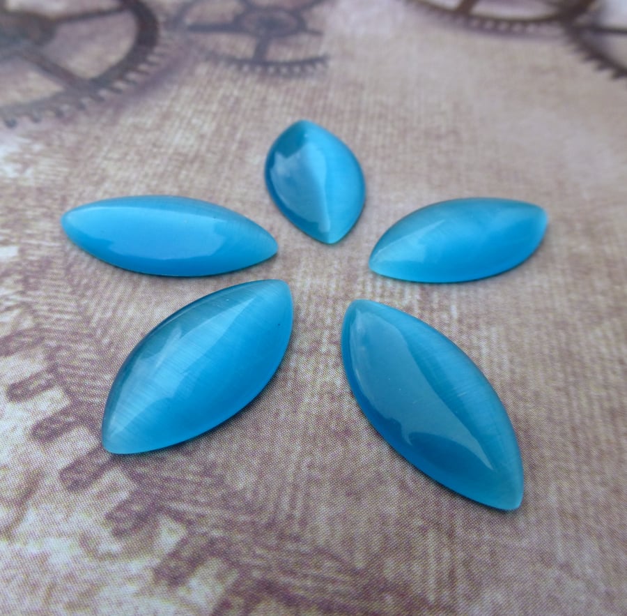 Pack of 10 - Cats Eye Glass Cabochon Navette Blue